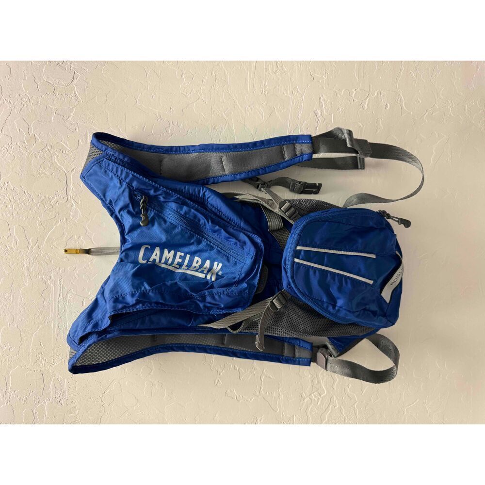 CamelBak Blue Rogue Hydration Pack Backpack With External Pockets Zip Closure